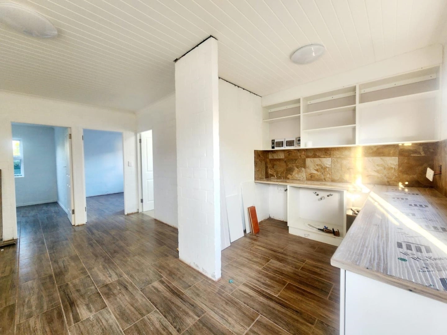 To Let 2 Bedroom Property for Rent in Bothasig Western Cape